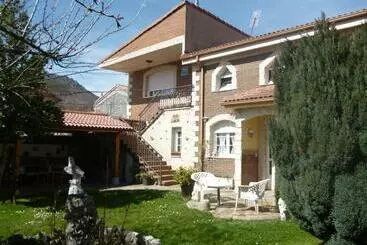 Casa Hostal Olga   Castilla Y León - Puebla de Lillo