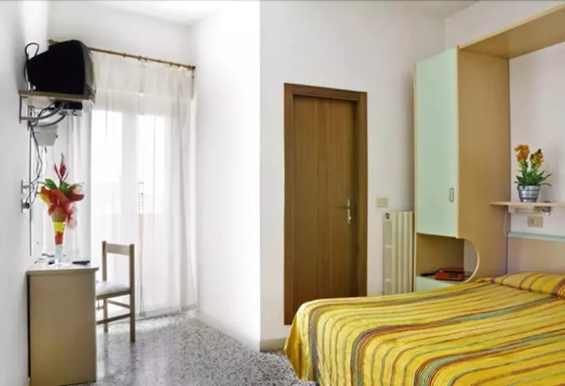 Fotos del hotel Elena:  2