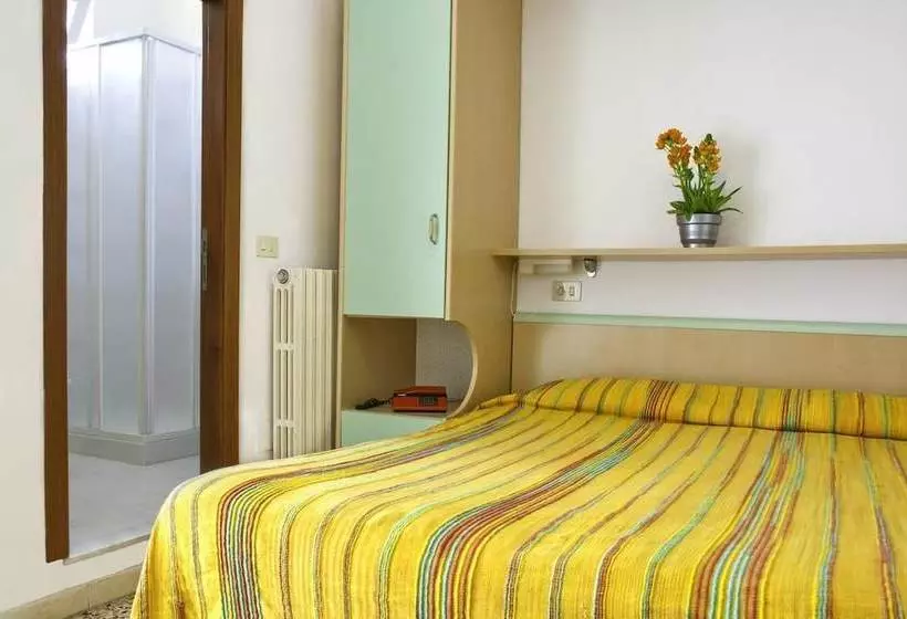 Fotos del hotel Elena:  8