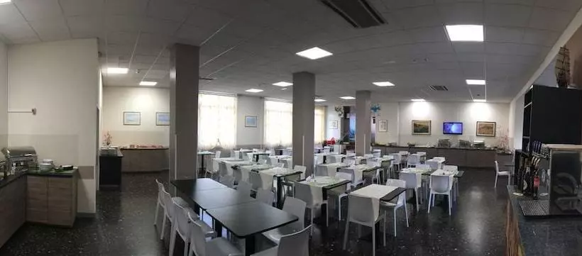 Fotos del hotel Elena:  3