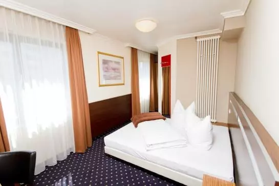 Fotos del hotel Tourist:  8