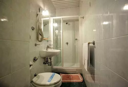 Fotos del hotel Embassy:  10