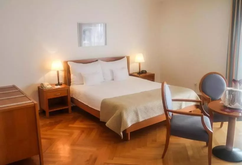 Fotos del hotel Hôtel Bristol:  2