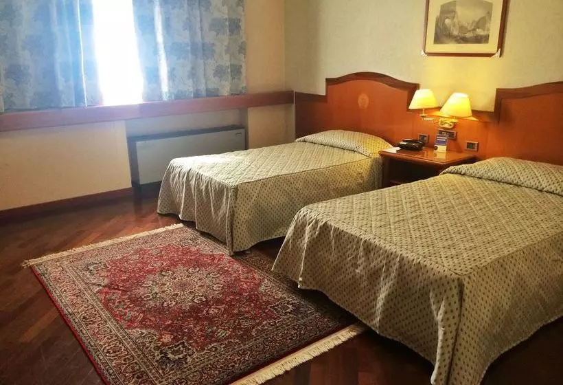 Fotos del hotel Capital Inn:  2