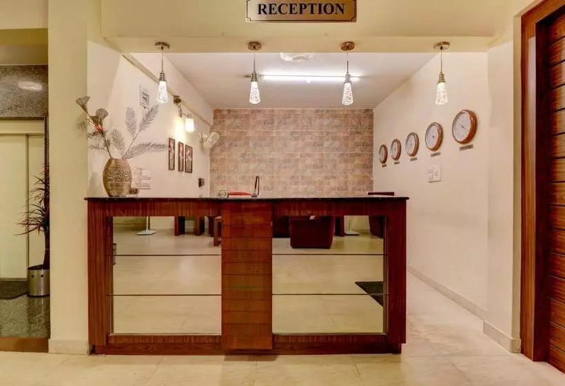 Fotos del hotel Treebo Trip Mels Regency Embassy Golflink:  4