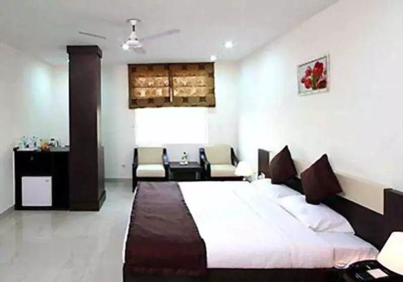 Fotos del hotel Gautam Deluxe:  12