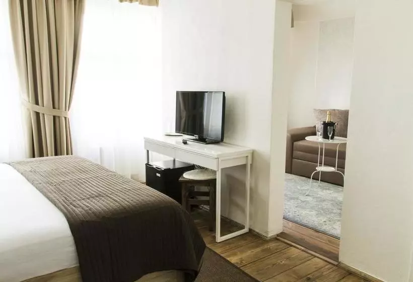 Fotos del hotel U Suteru:  5