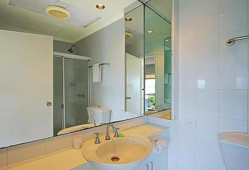 Fotos del hotel 11 James Cook Apartments:  8
