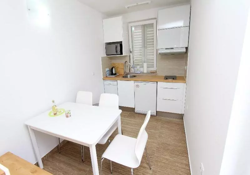 Fotos del hotel Apartments Hanna:  16