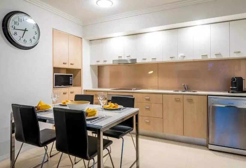 Fotos del hotel Chancellor Lakeside Apartments:  8