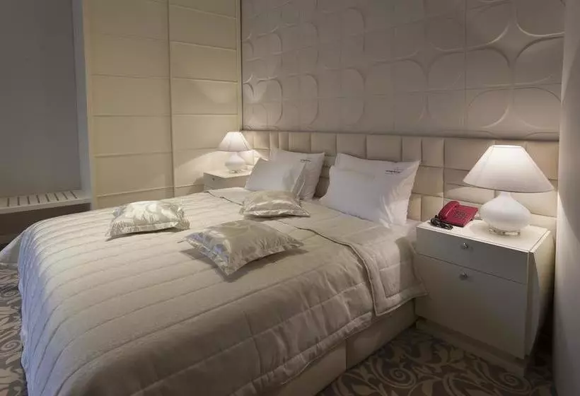Fotos del hotel New Belgrade Garni:  6