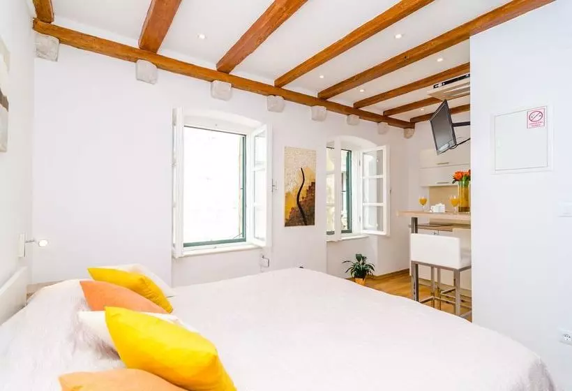Fotos del hotel Apartments Raic:  13