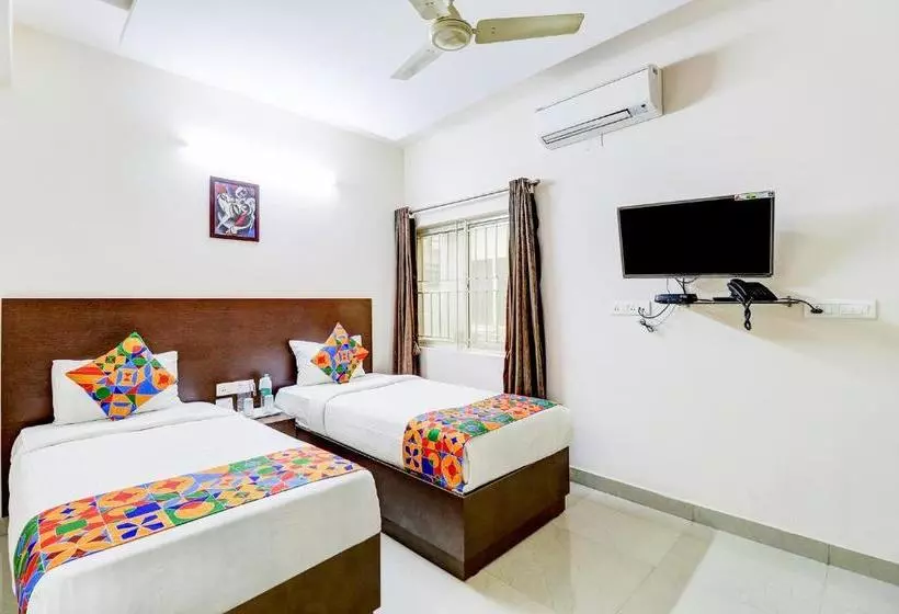 Fotos del hotel Fabhotel Bali Square Munnekollal:  11