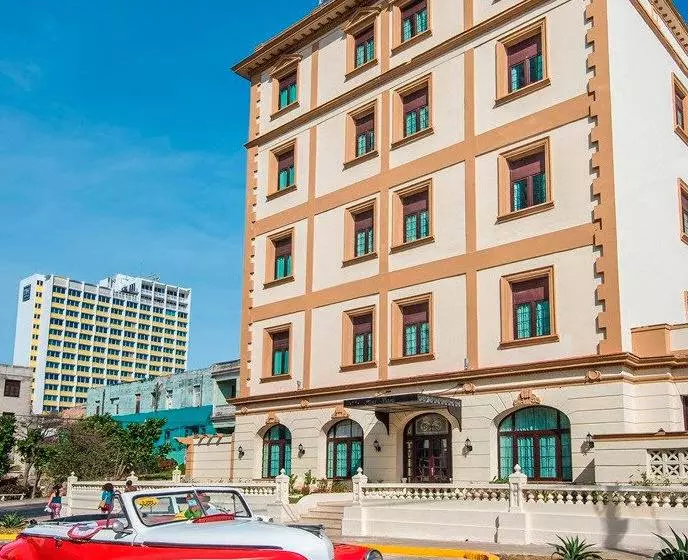 NH Collection Victoria