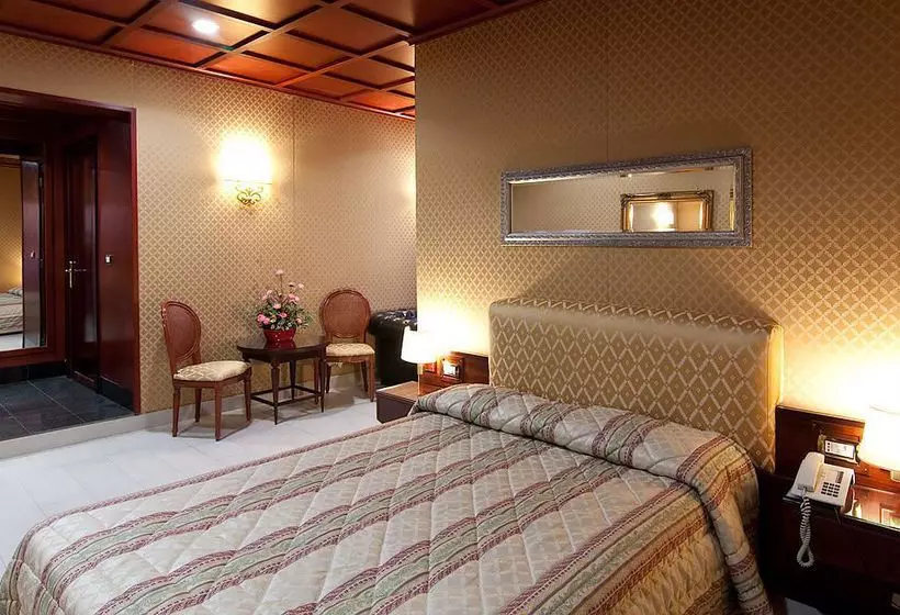 Fotos del hotel Prince Galles:  9