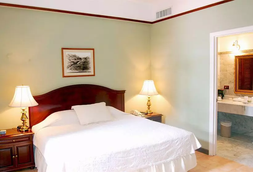 Fotos del hotel Deville:  7