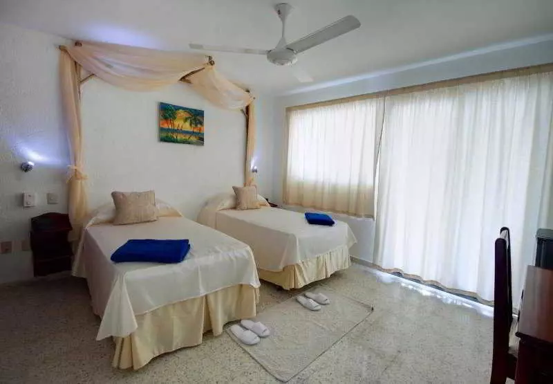 Fotos del hotel Playa Esmeralda Resort:  3