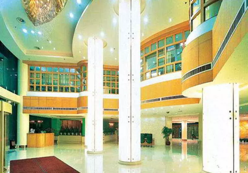 Fotos del hotel New Empire Hotel:  3