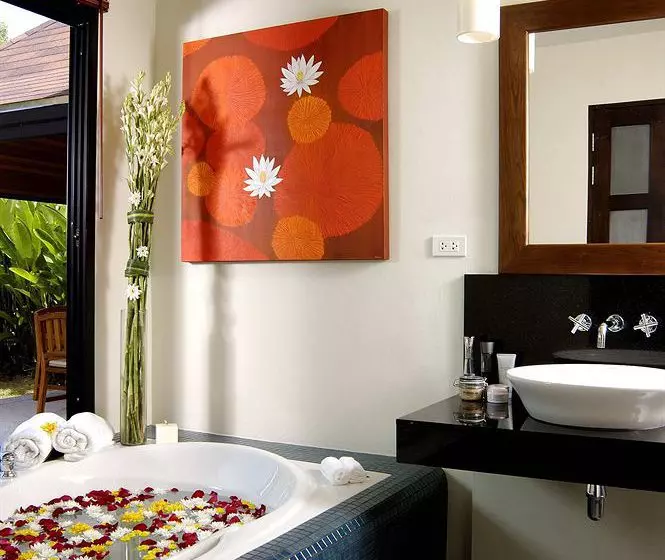 Fotos del hotel Two Villas Holiday Oriental Style Nai Harn Beach:  5