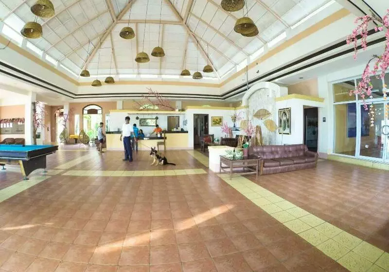 Fotos del hotel Pangil Beach Resort:  6