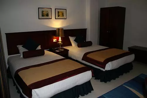 Fotos del hotel Golden 5 Topaz Suites Hotel:  2