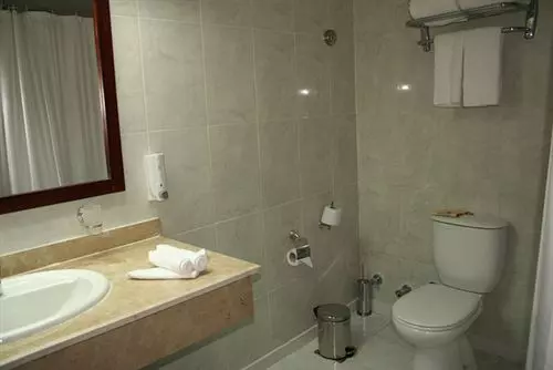 Fotos del hotel Golden 5 Topaz Suites Hotel:  15