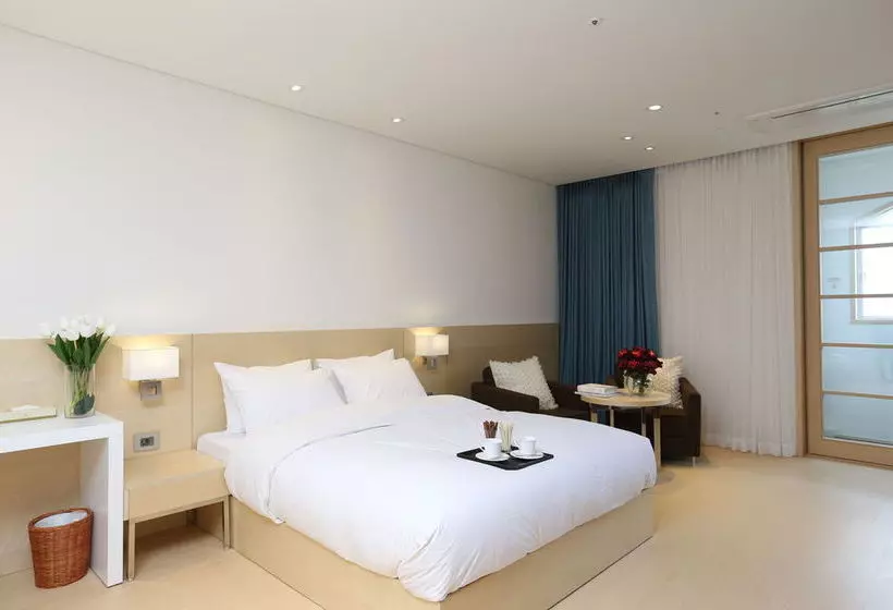 Fotos del hotel The Suites  Naksan:  2