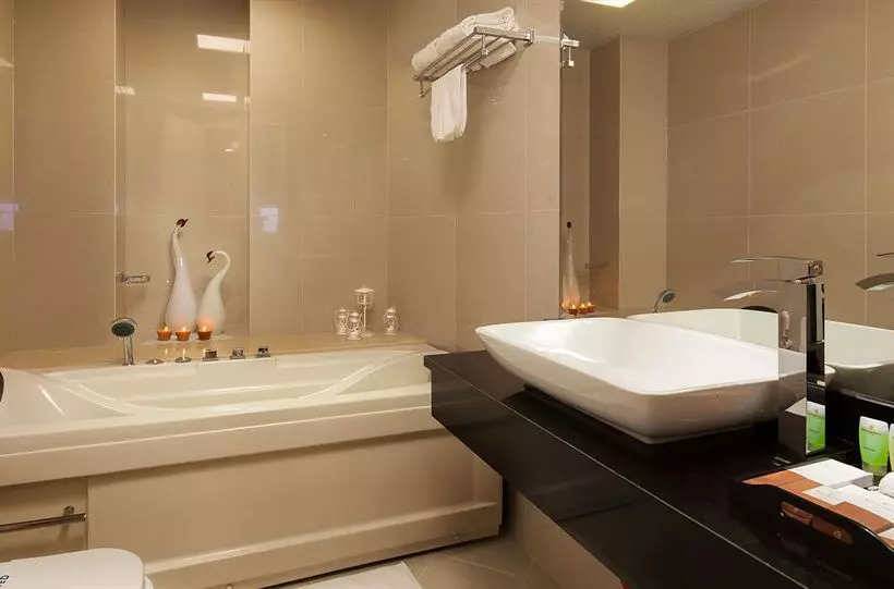 Fotos del hotel Boss Legend:  8