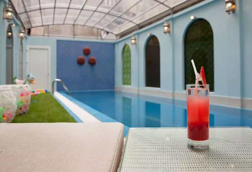 Fotos del hotel Boss Legend:  5