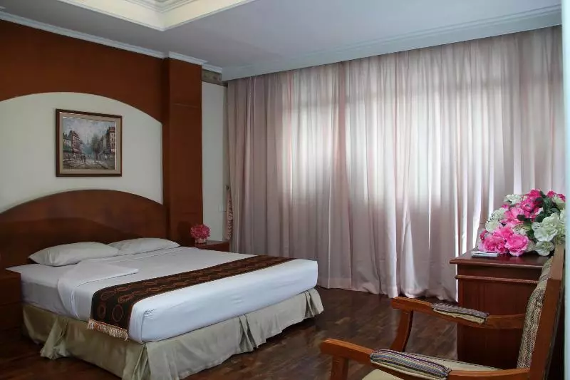 Fotos del hotel Puri Darmo Serviced Residences:  12