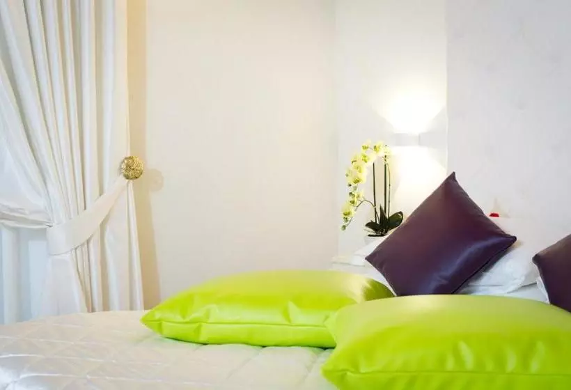 Domus Spagna Capo Le Case