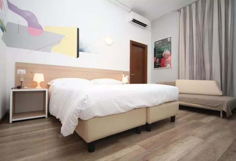 Fotos del hotel Anton&art:  13