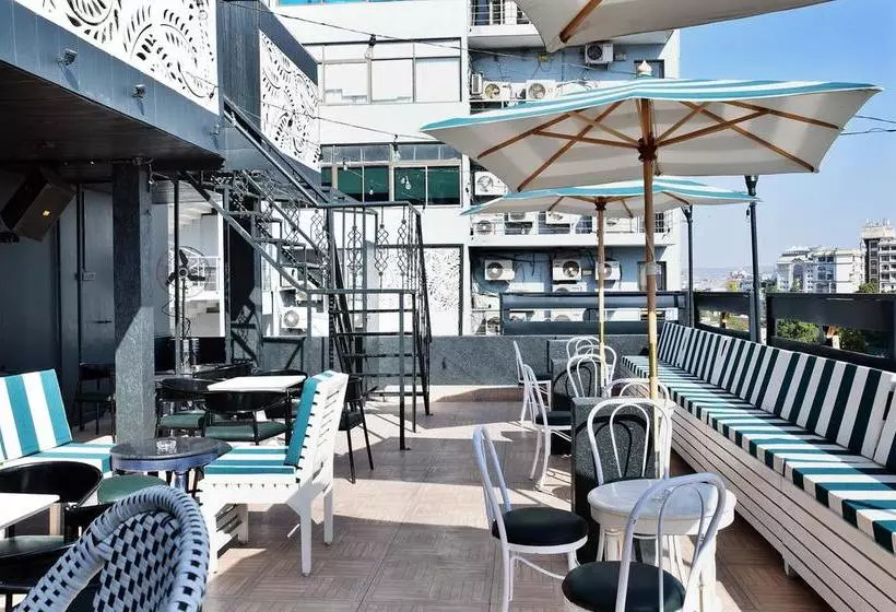 Fotos del hotel Capital O 8307 The Garden View:  6