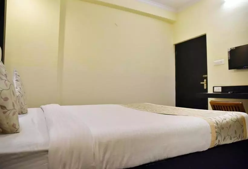 Fotos del hotel Capital O 8307 The Garden View:  14