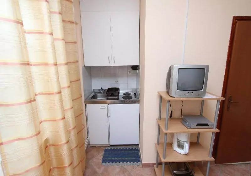 Fotos del hotel Apartment Divna:  3