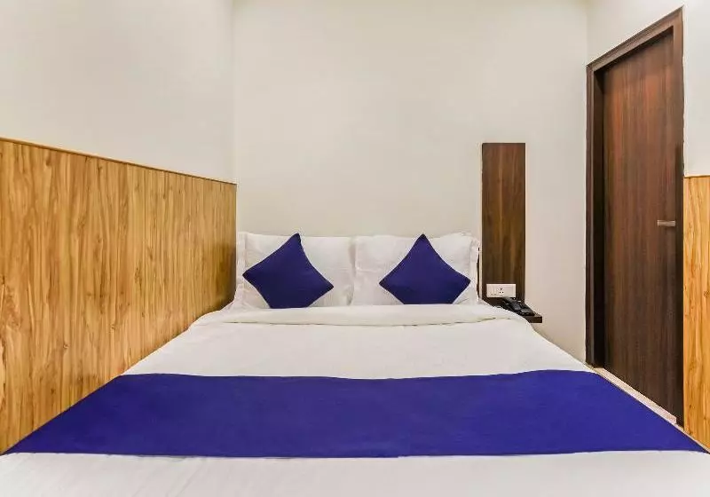 Fotos del hotel Silverkey Executive Stays 19389 Divine Inn:  4
