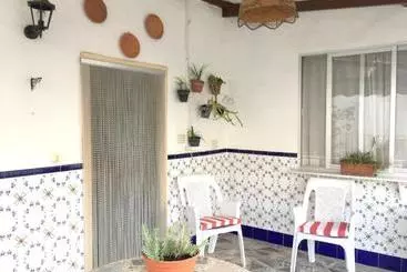 Welcoming House In Albunol With Mountain Views - Albunyol