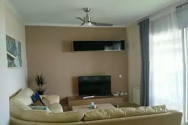 Apartamento Para 5 Personas Frente Al Mar Con Piscina Y Parking - Cubelles