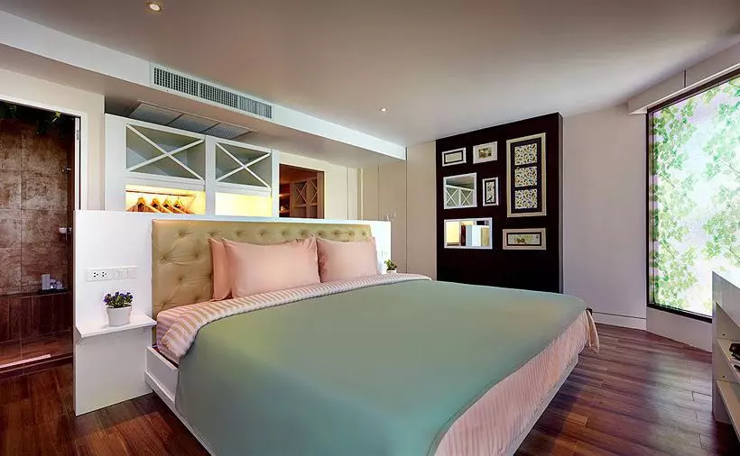 Golden Cliff House Hotel