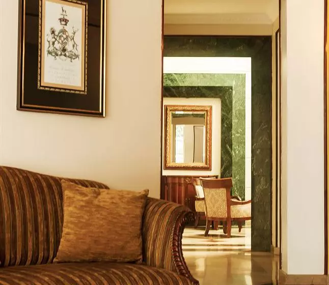 Fotos del hotel La Colina Suites Hotel:  16