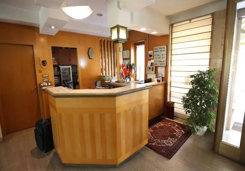 Fotos del hotel Derby:  14