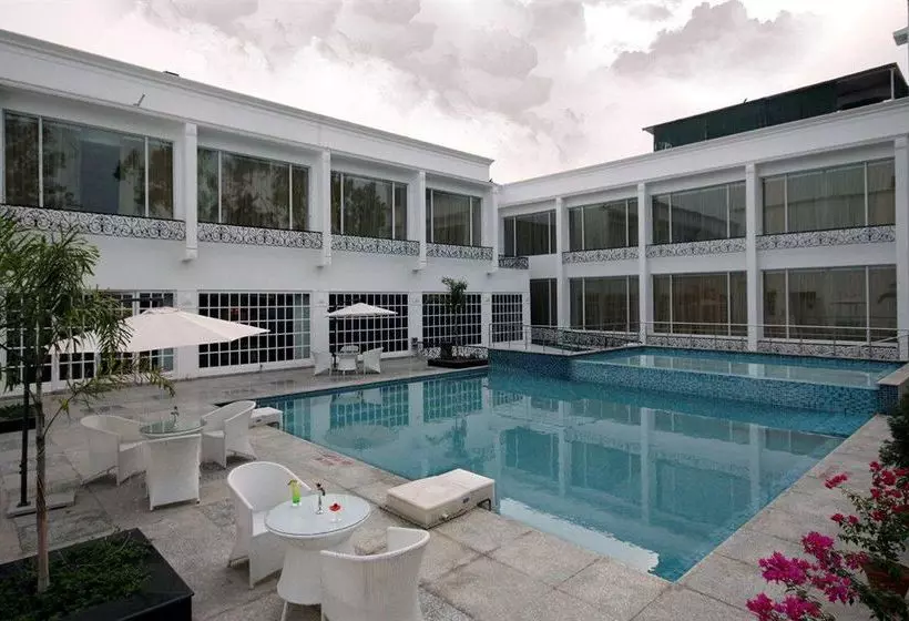 Fotos del hotel Country Inn & Suites By Radisson, Delhi Satbari:  16