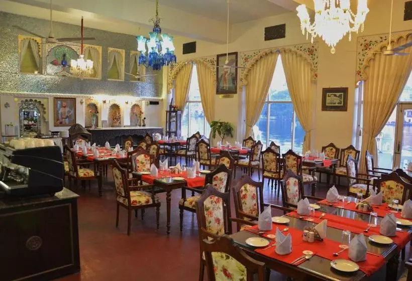 Fotos del hotel Lake Pichola Hotel:  5