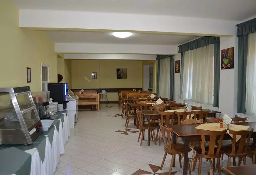 Fotos del hotel Inturprag:  3