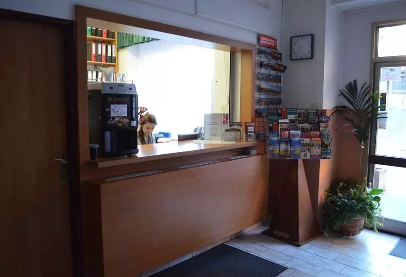 Fotos del hotel Inturprag:  10