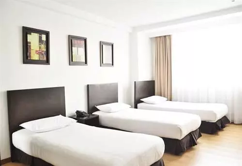 Fotos del hotel Hotel Innova 68:  8