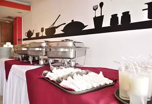 Fotos del hotel Hotel Innova 68:  10