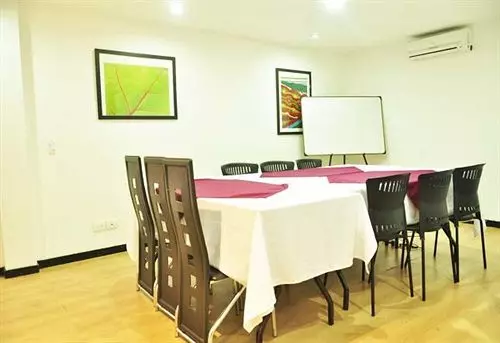 Fotos del hotel Hotel Innova 68:  5