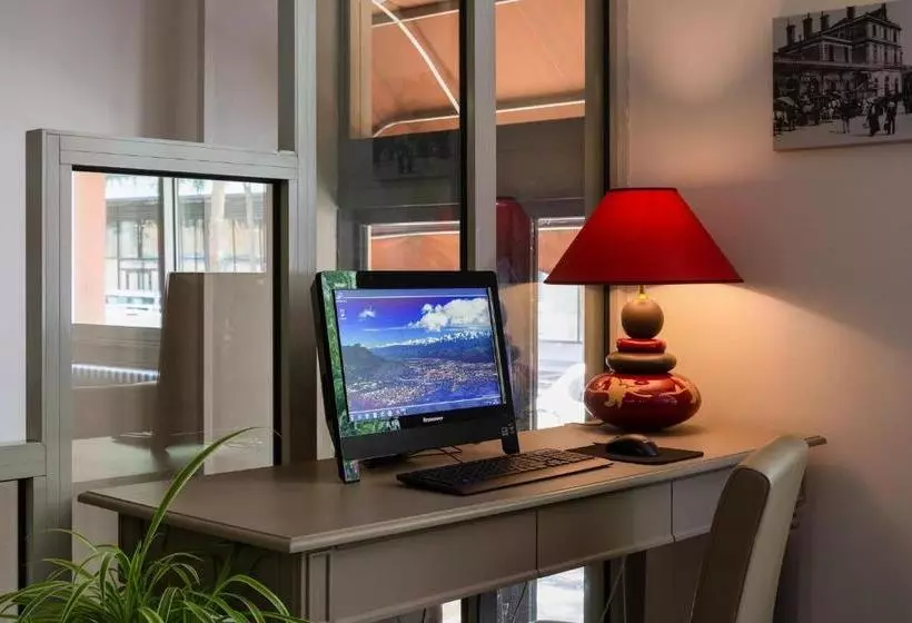 Fotos del hotel The Originals City, Hôtel Gambetta, Grenoble:  7