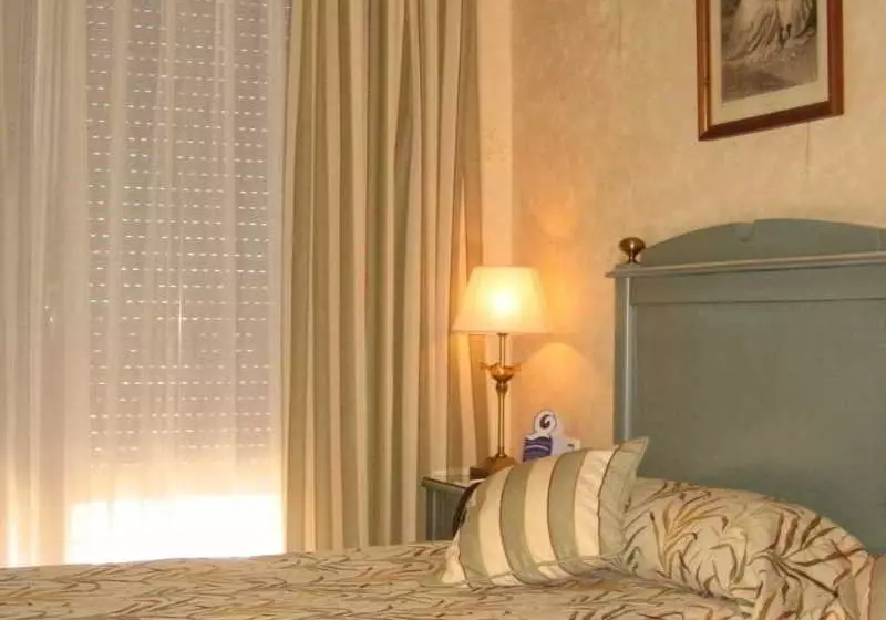 Fotos del hotel Santiago:  2